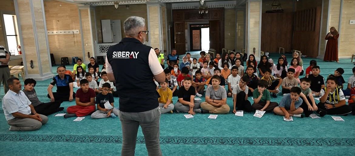 Emniyet’ten Farkındalık Çalışması “Bir Kişiyle Buluşmak, Herkese Ulaşmaktır” (10)