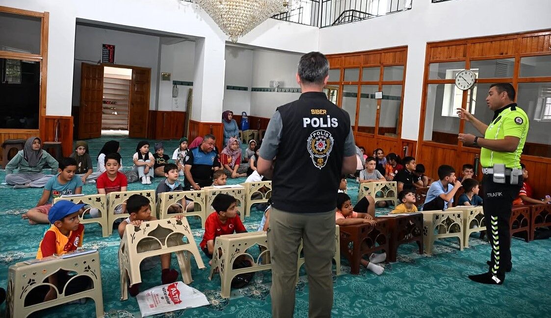 Emniyet’ten Farkındalık Çalışması “Bir Kişiyle Buluşmak, Herkese Ulaşmaktır” (2)