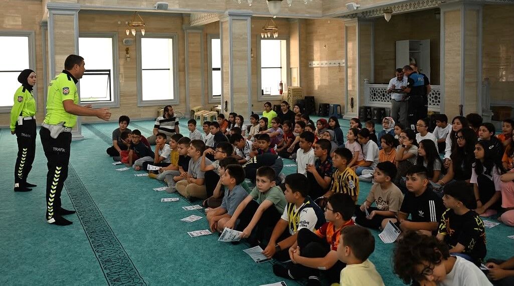 Emniyet’ten Farkındalık Çalışması “Bir Kişiyle Buluşmak, Herkese Ulaşmaktır” (5)