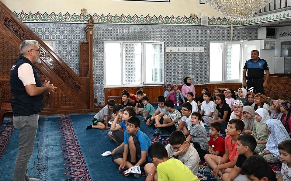 Emniyet’ten Farkındalık Çalışması “Bir Kişiyle Buluşmak, Herkese Ulaşmaktır” (6)