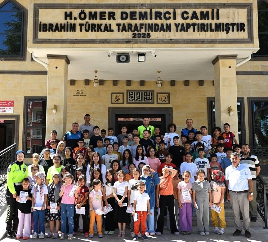 Emniyet’ten Farkındalık Çalışması “Bir Kişiyle Buluşmak, Herkese Ulaşmaktır” (8)