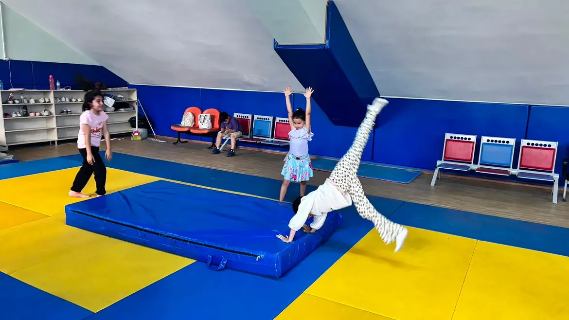 Gsb Spor Okulları Ve Engelsiz Spor Okulları Kapsamında Durmaksızın Devam Eden Cimnastik Antrenm (6)