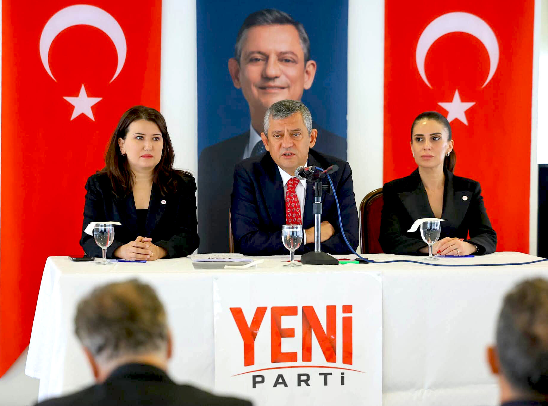 İlhan, Yeni Parti Meclisi Toplantısına Katıldı! Gündemde Demokrasi Ve Gelecek Vardı (4)