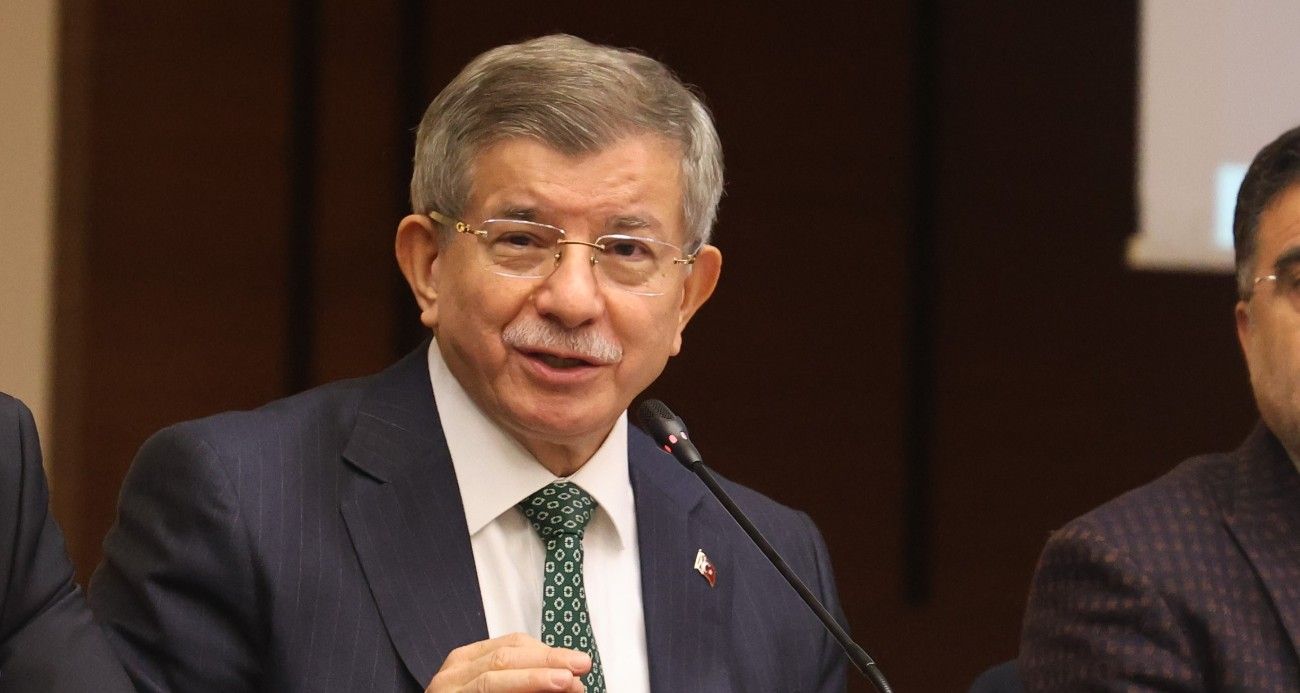 Ahmet Davutoğlu Siyasetten Çekildi: Gelecek Partisi Faaliyetlerini Sonlandırıyor!
