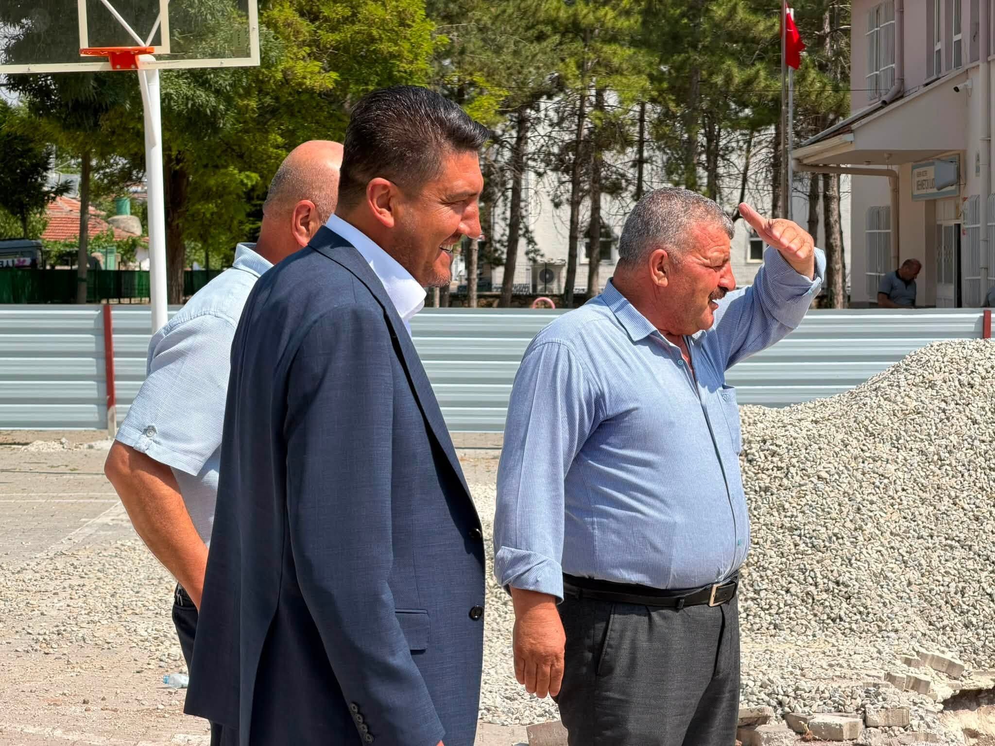Kamil Avşaroğlu Boztepe'deki Okul İnşaatını Yerinde İnceledi