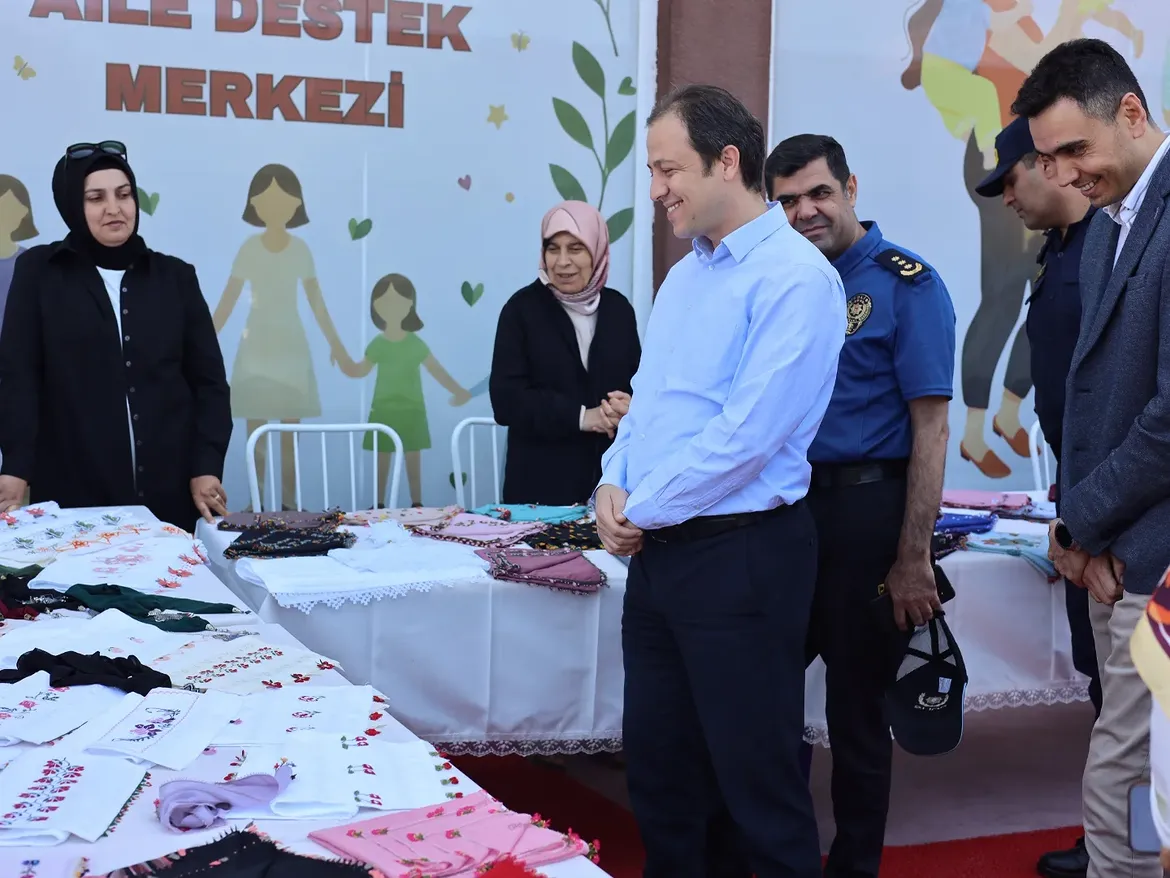 Kaymakamımız Sayın Engin Tok, Aile Destek Merkezinin Düzenlediği Sergi Programına Katıldı.serg (3)