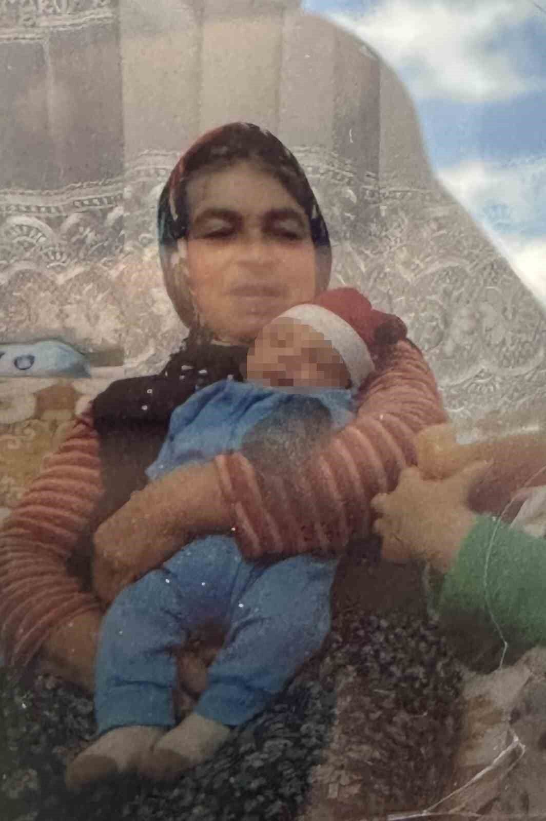Kene Isirmasi Sonucu Hayatini Kaybeden Kadin Defnedildi 6