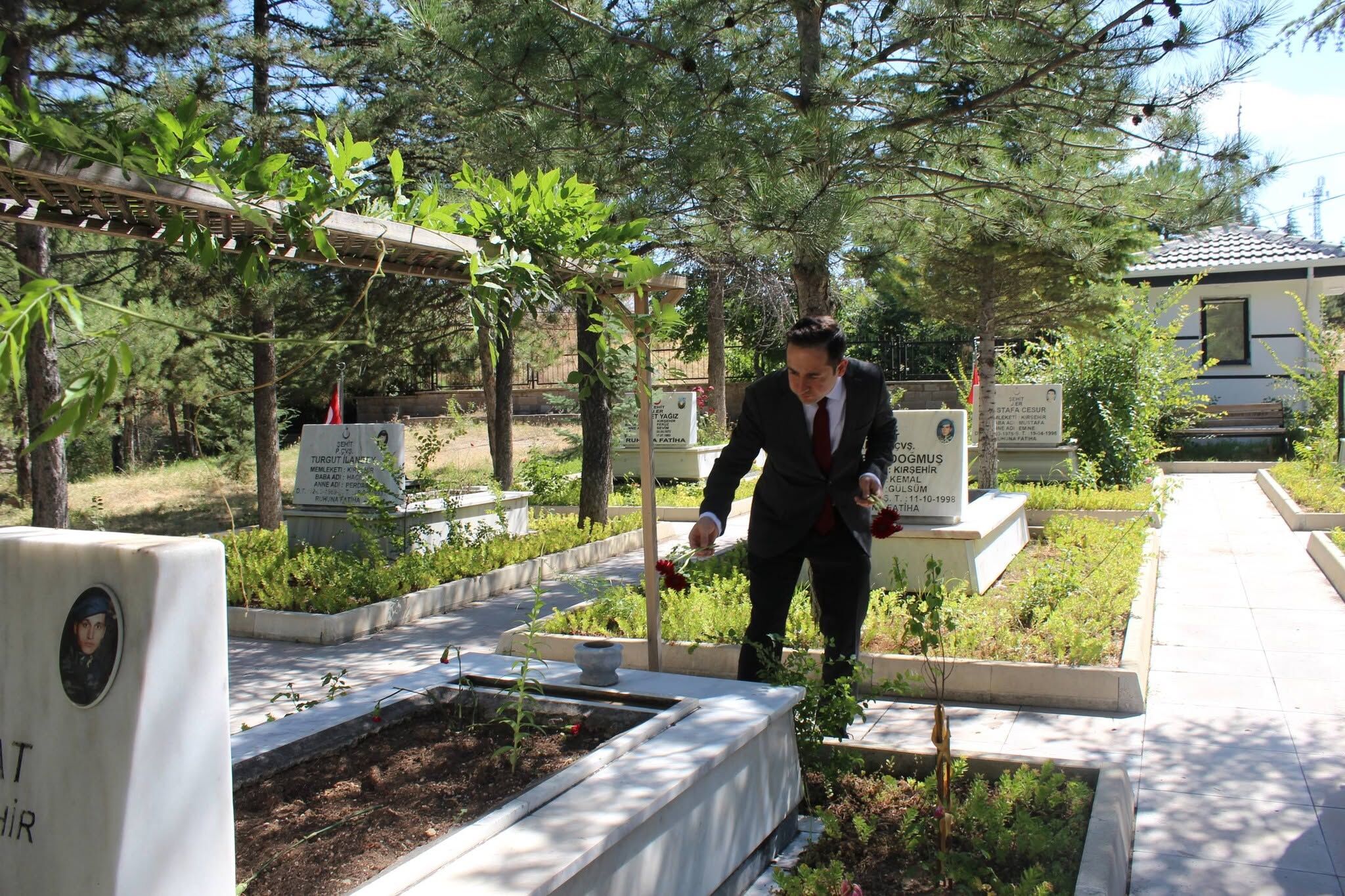 Kırşehir Şehitliği'nde Dualar Yükseldi 7