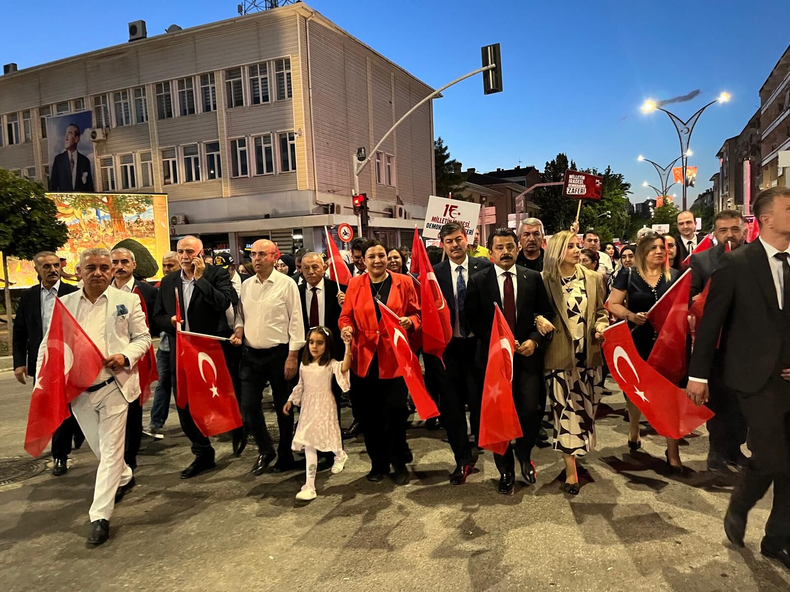 Kırşehir Tek Yürek Oldu! Binlerce Kişi 15 Temmuz Için Meydanlara Indi (2)