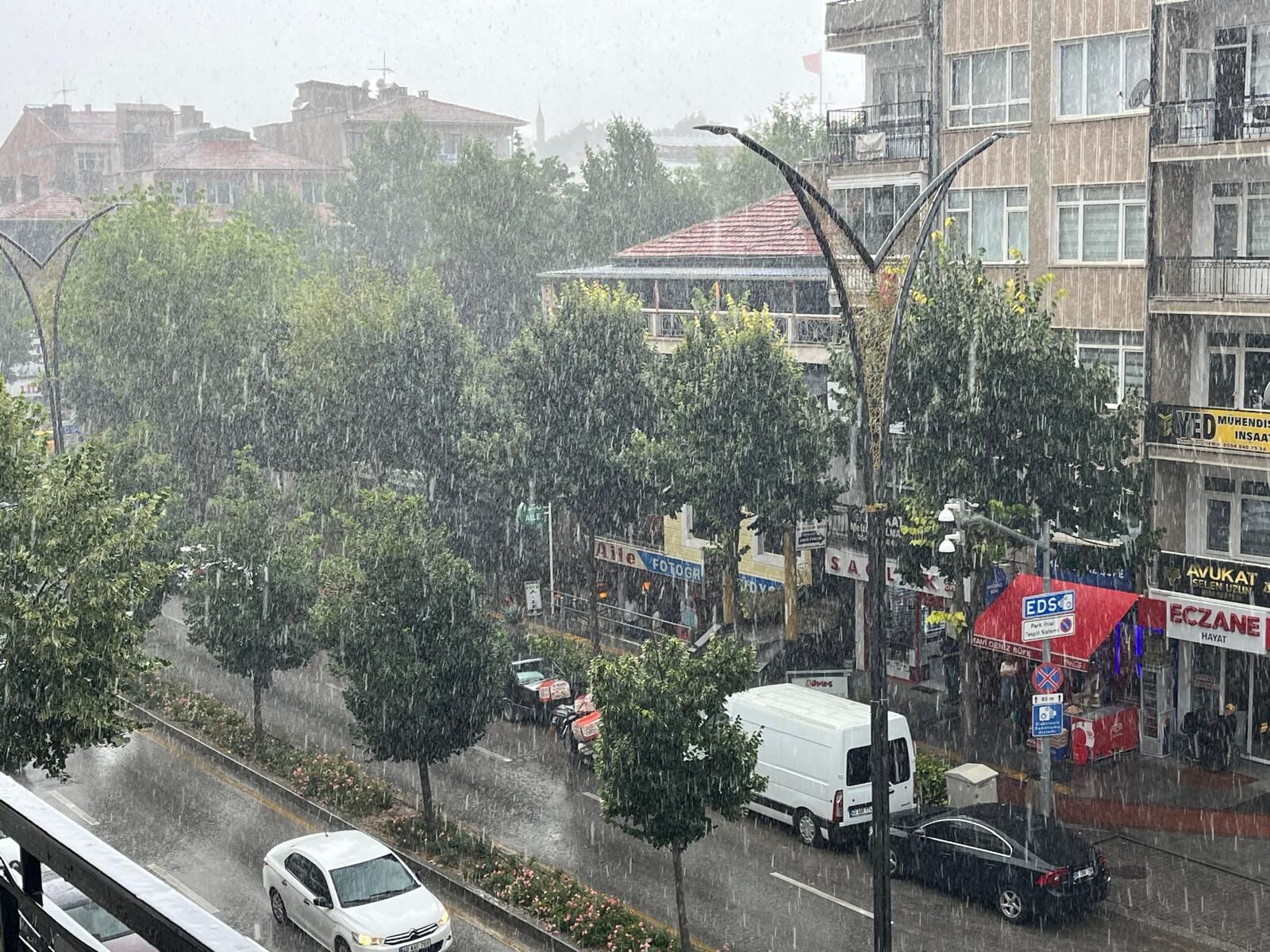 Kırşehir’de Öğle Saatlerinde Aniden Bastırdı! (1)-2