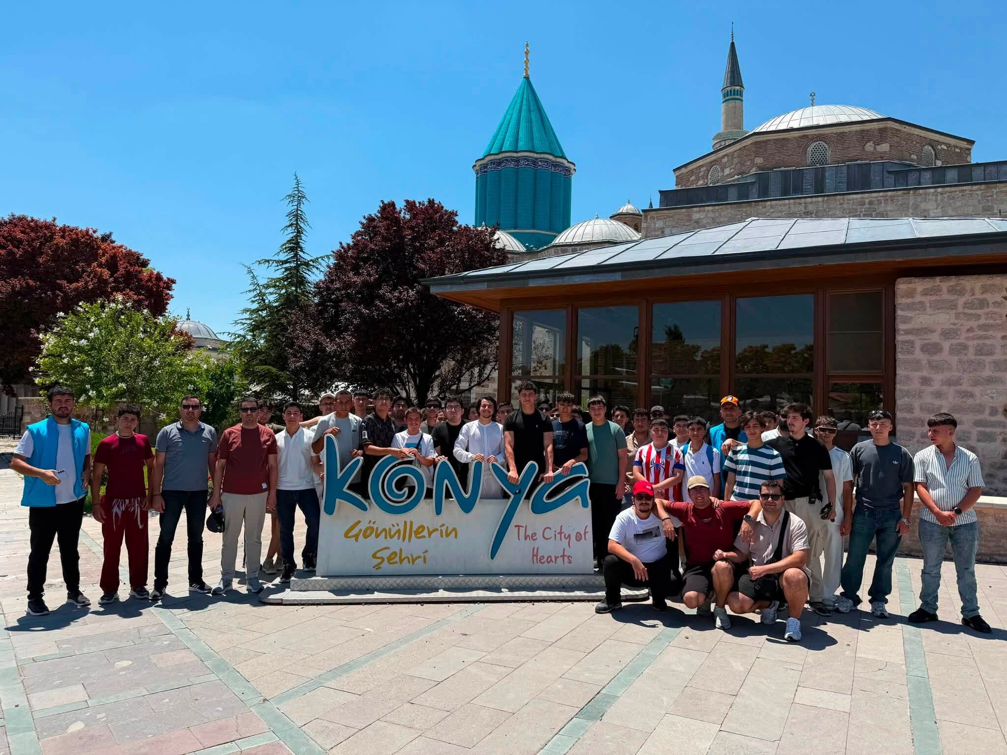 Kırşehirli Gençler Konya'da Bilgi Yolculuğunda