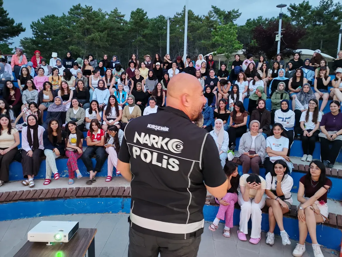 🚨 Narkogençli̇k Eğitimi Gerçekleştirildi🤝 İl Müdürlüğümüz Ile Kırşehir Narkotik Suçlarla Mücad