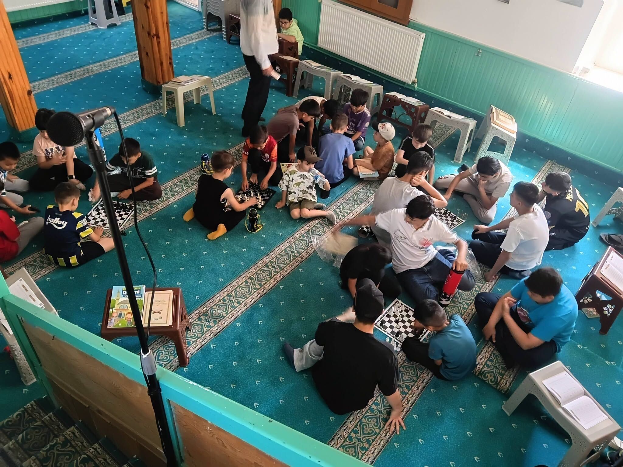 Nasuhdede Camisi'nde Kur'an Kursu Ve Satranç Bir Arada 5