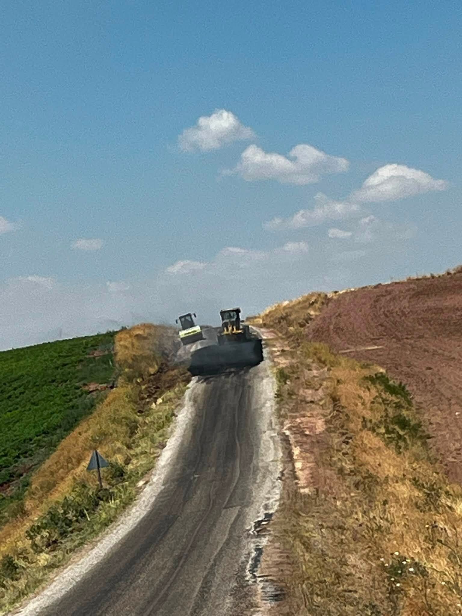 Sıdıklı İkizağıl Köyü Ara Yollarını Yeniliyor 2
