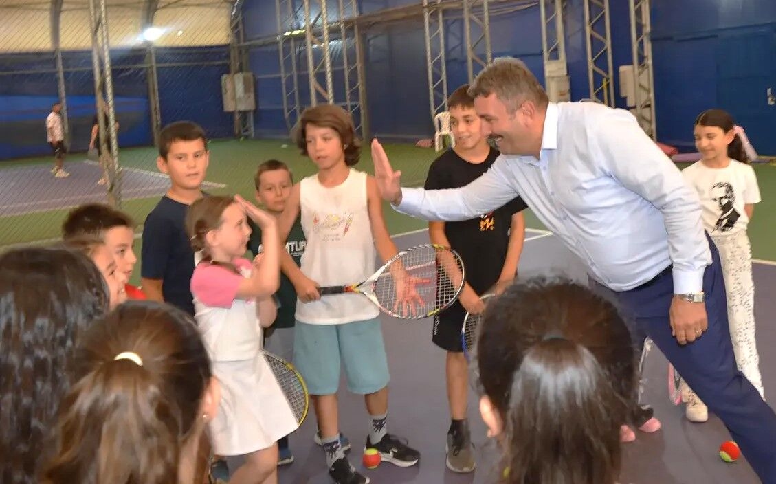 Tenis Kortlarında Tatlı Mola (1)