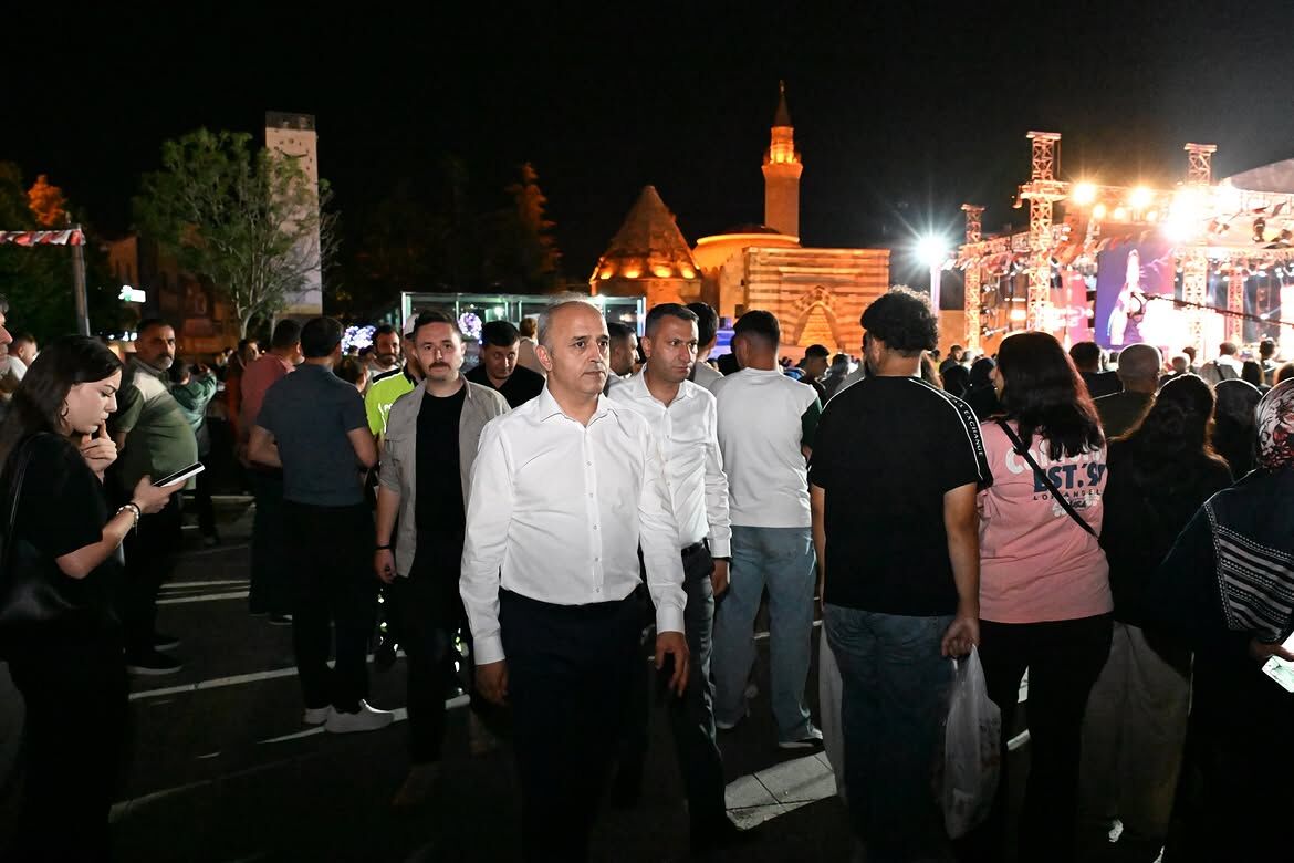 7 9 Ağustos Tarihleri Arasında, Büyük Halk Ozanımız Neşet Ertaş’ın Aziz Hatırasına Yakışır Şekil (3)