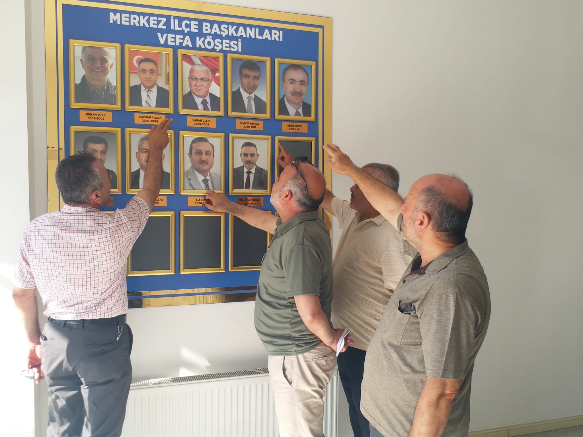 Ak Parti Kırşehir Merkez İlçe’de “Vefa Köşesi” Oluşturuldu 3
