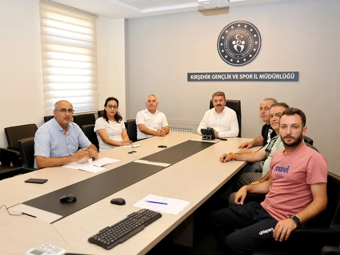 ⏩ Atletizmde Hedefler Belli! 🏃 ♂️🏃 ♀️İl Müdürümüz Sn. Yasin Çakmakçı Başkanlığında; Atletizm