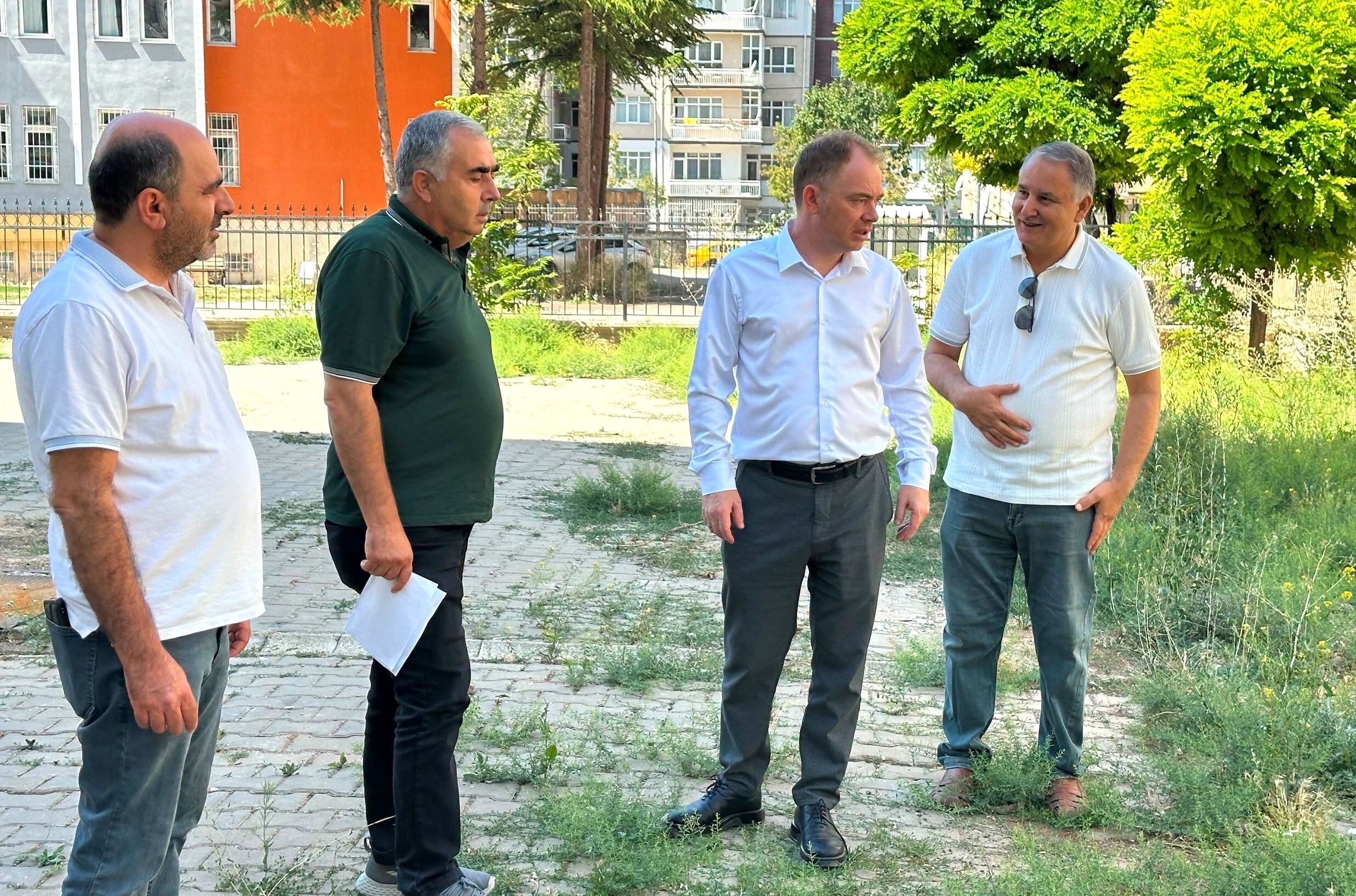 Gülşen, Cumhuriyet Ortaokulu’nda Öğrencilerle Buluştu (2)