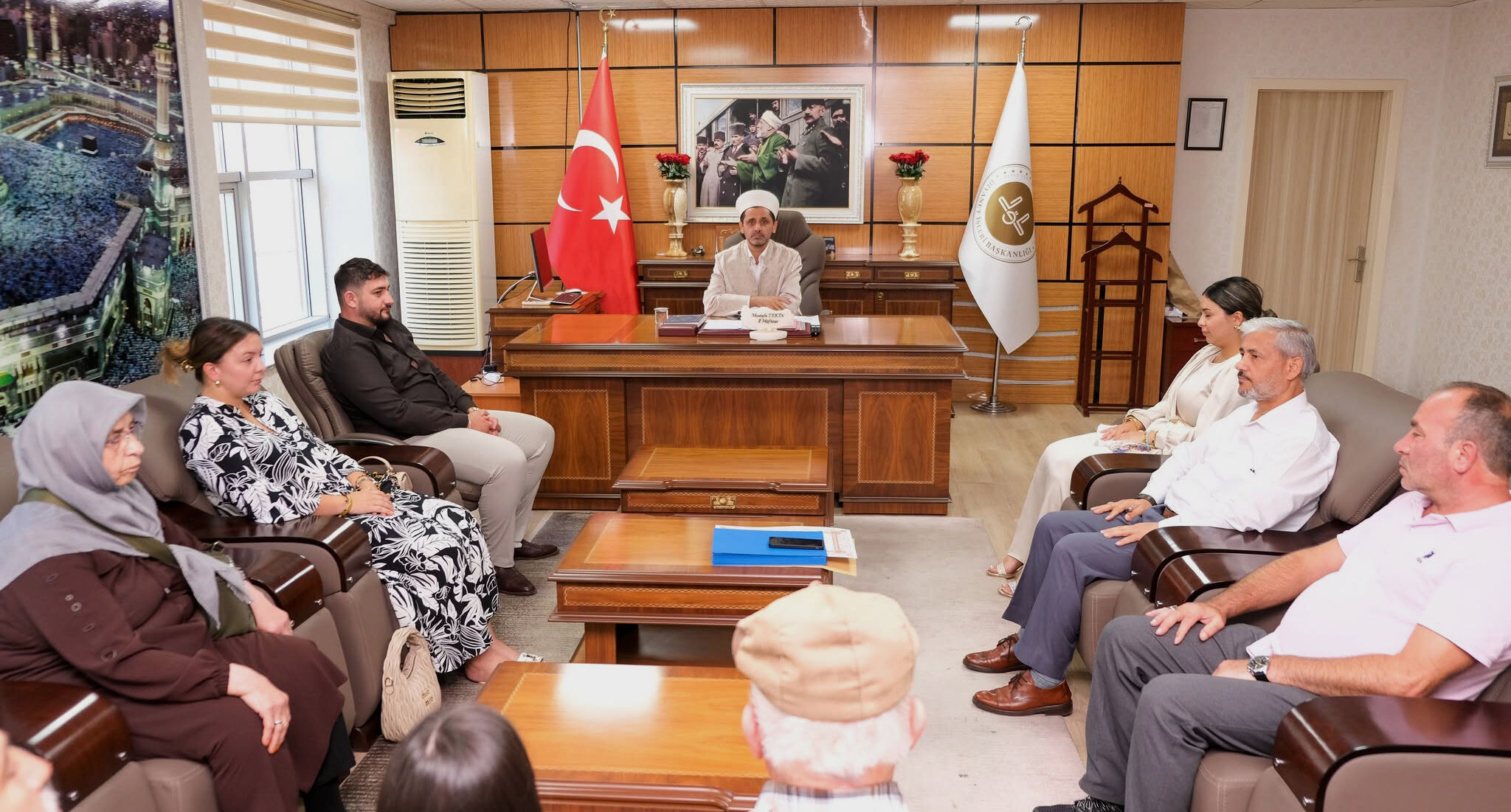 Jennifer, ‘Nisa’ Adını Alarak Müslüman Oldu (1)