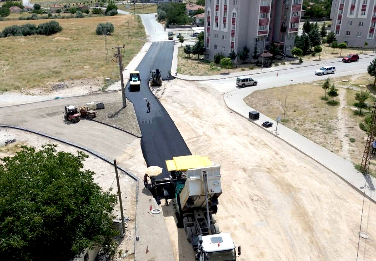 Kırşehir Belediyesi’nden Okullar Bölgesine Asfalt Hamlesi (5)
