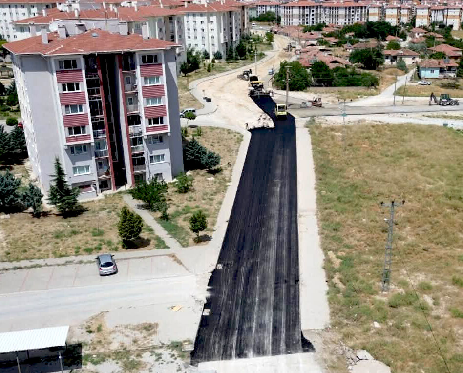 Kırşehir Belediyesi’nden Okullar Bölgesine Asfalt Hamlesi (7)