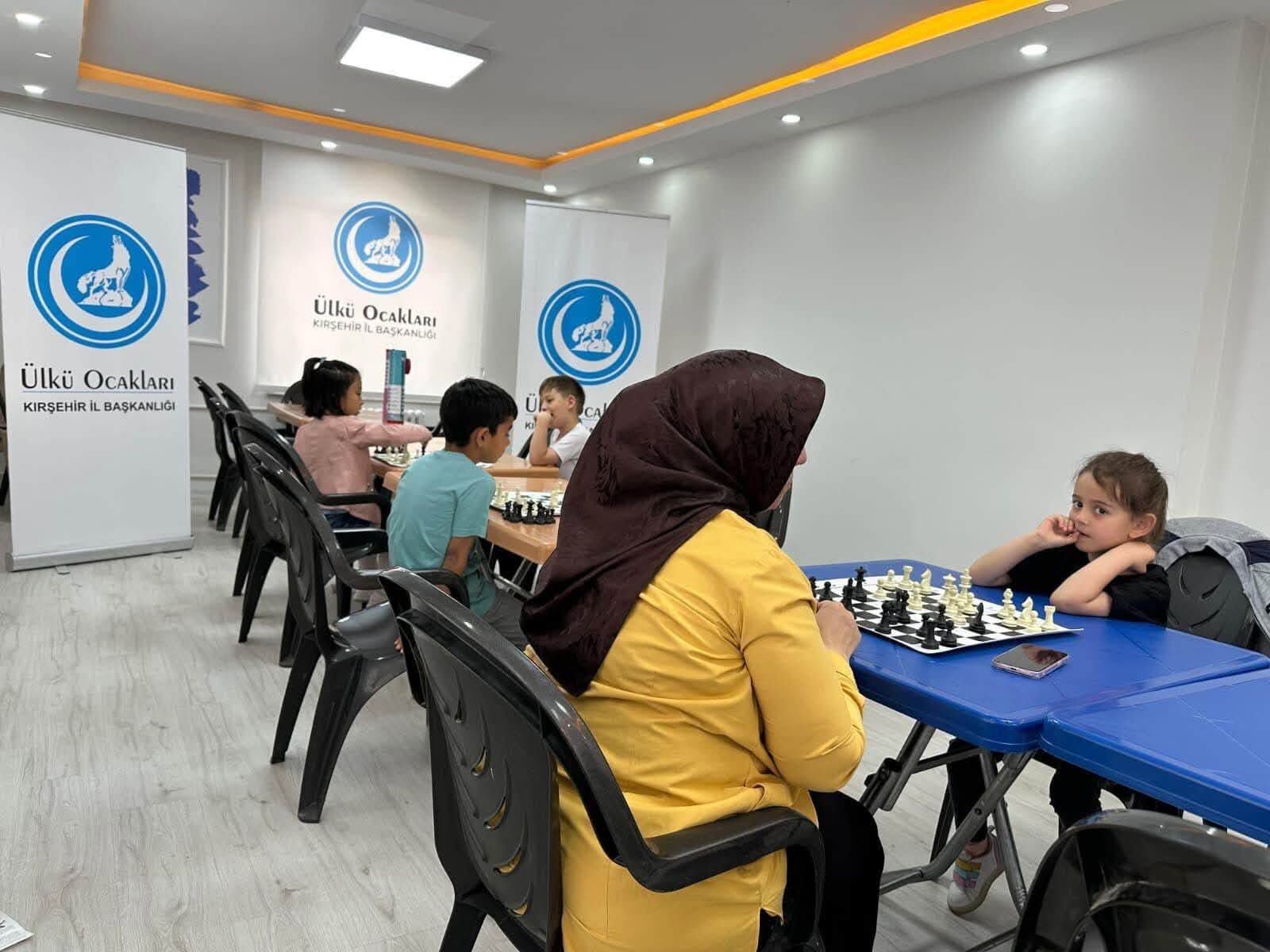 Kırşehir Ülkü Ocakları’nda Akıl Ve Zekâ Oyunları Kursu Devam Ediyor 1
