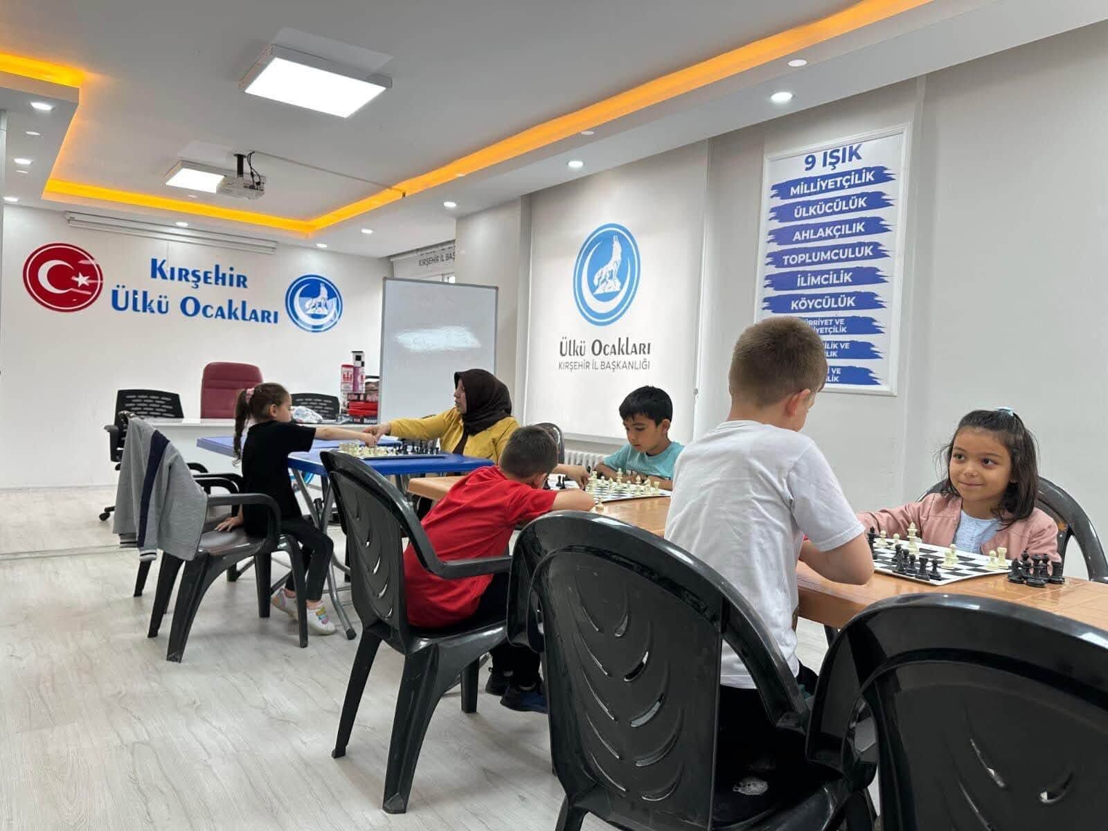 Kırşehir Ülkü Ocakları’nda Akıl Ve Zekâ Oyunları Kursu Devam Ediyor 2