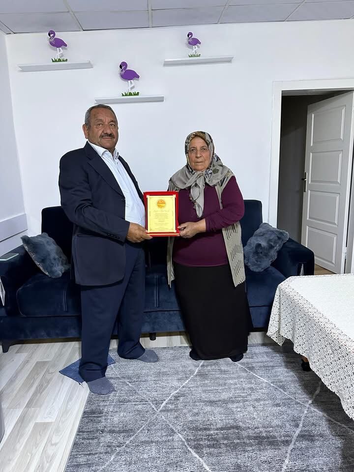 Kırşehir’de 40 Yıllık Muhtardan Eşine Anlamlı Jest