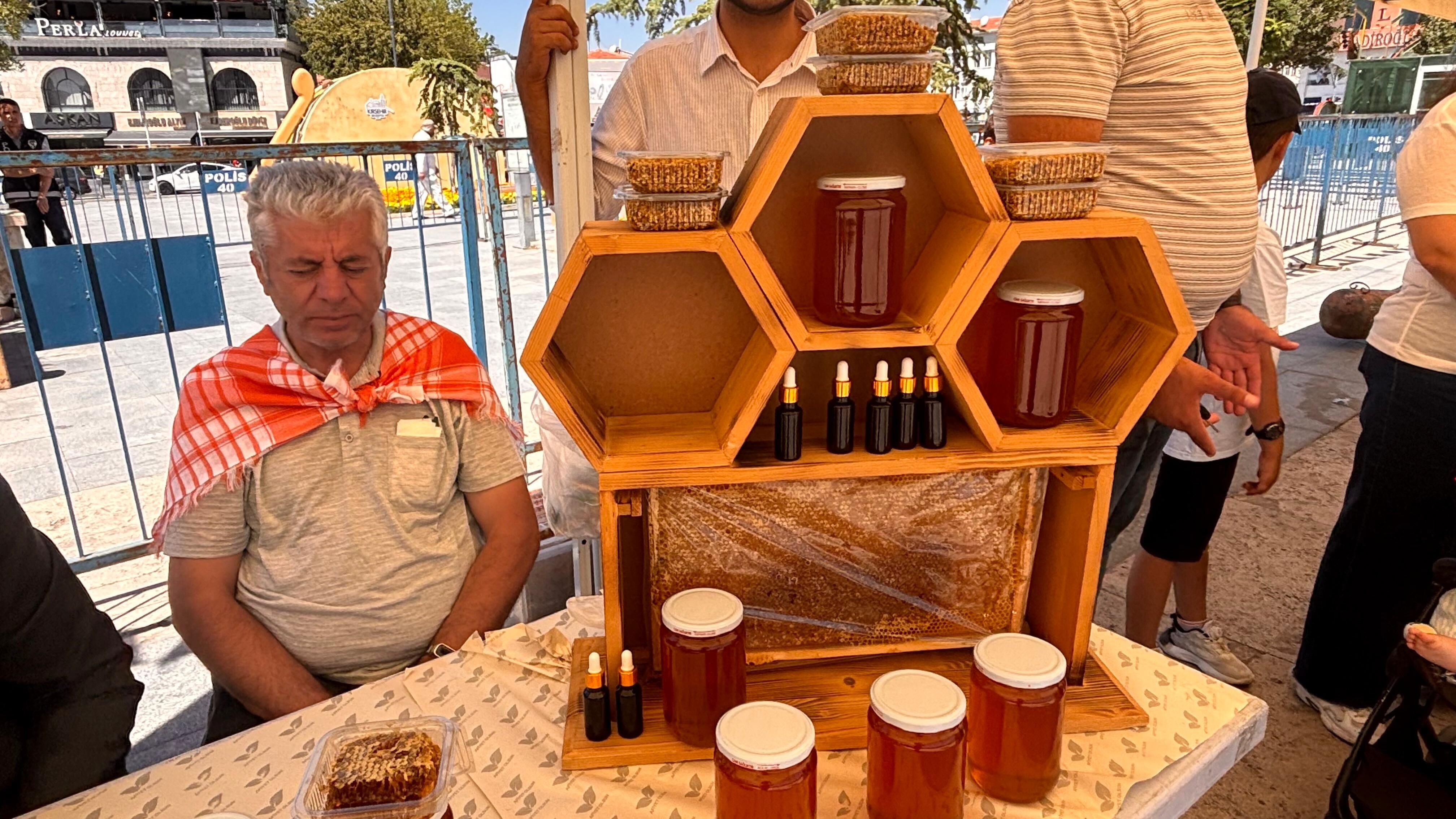 Kırşehir’de 50 Yıllık Akasya Ormanından Sofralara Ulaşan Bal 2
