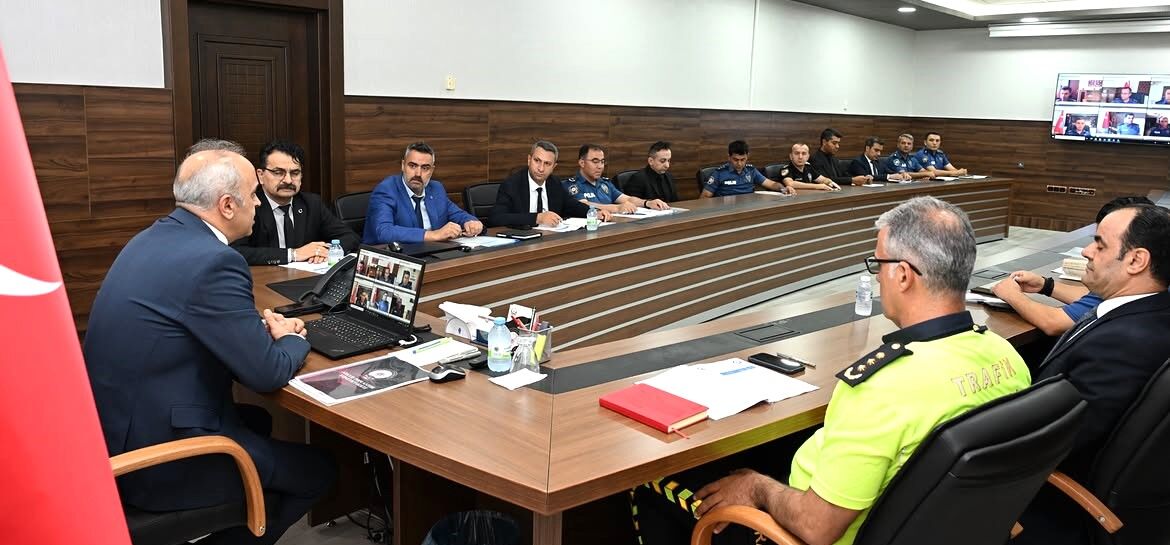 Kırşehir'de Asayiş Ve Trafik Uygulamaları Gözden Geçirildi (1)