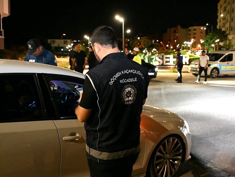 Kırşehir'de Emniyetten Sıkı Denetim İl Emniyet Müdürü Dr. Mesut Görücü Sahada! (3)