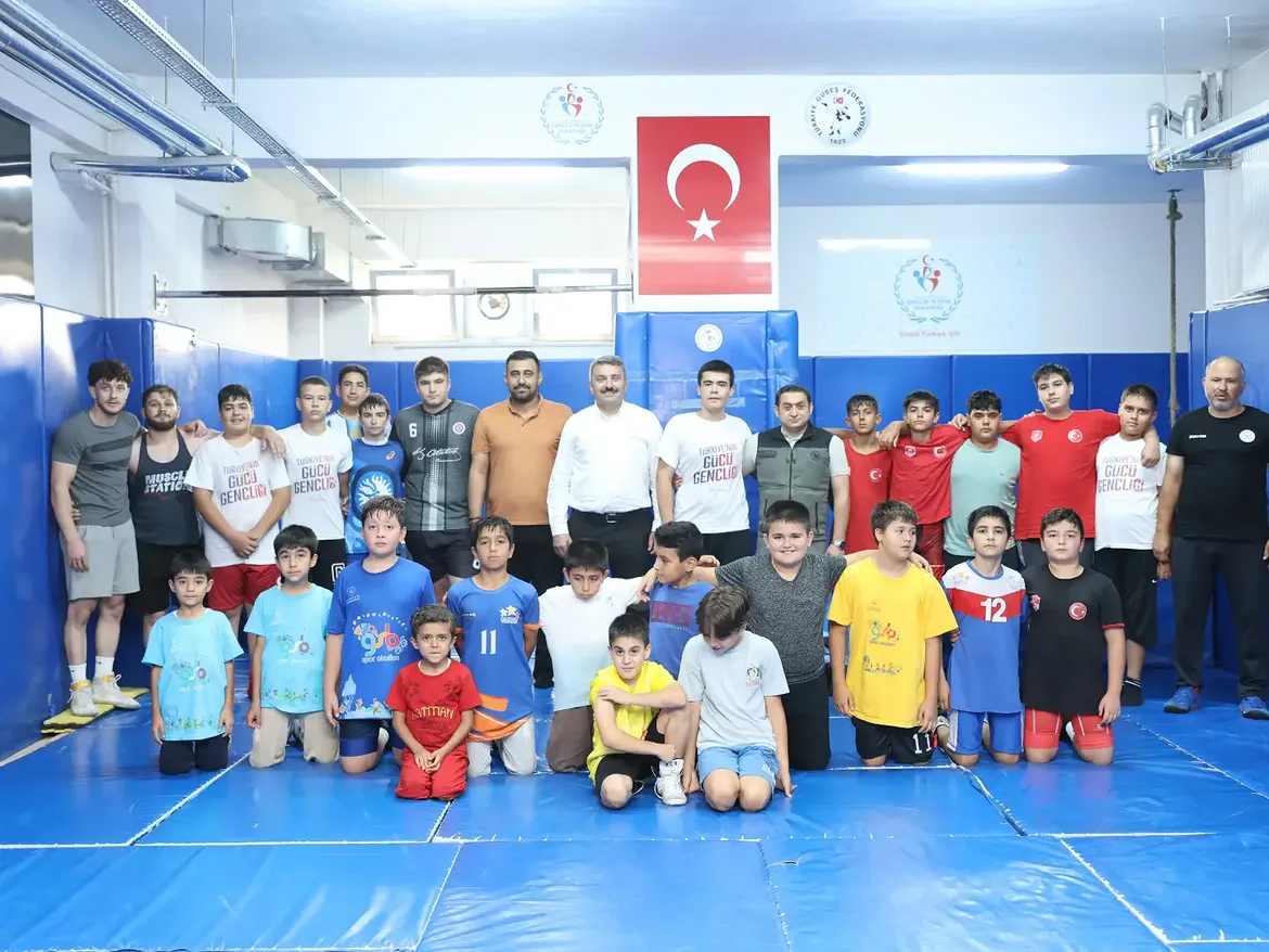 Kırşehir’de Geleceğin Güreşçileri Yetişiyor 3 (2)