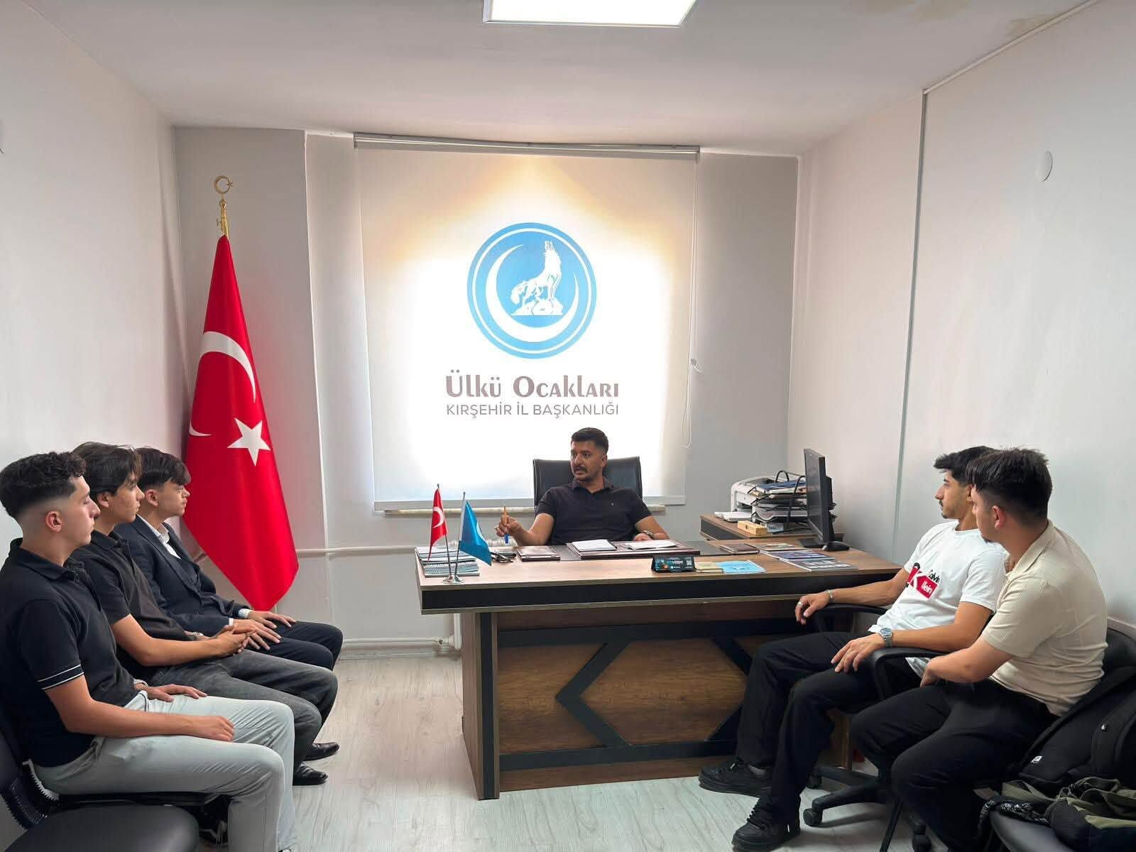 Kırşehir’de Gençlere “Protokol Kuralları” Semineri Düzenlendi