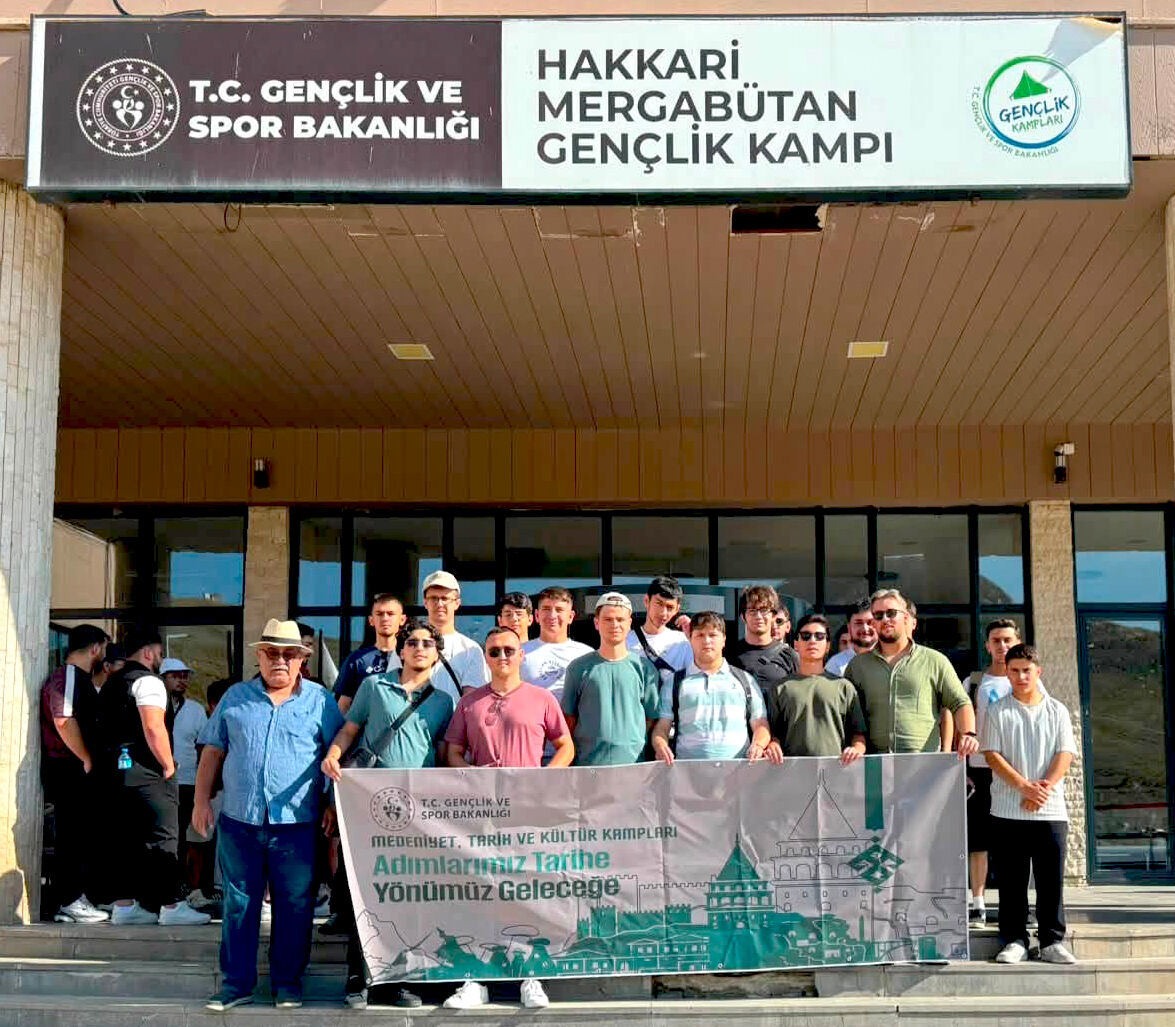 Kırşehirli Gençler Hakkâri’de Tarih Ve Kültürle Buluştu (1)