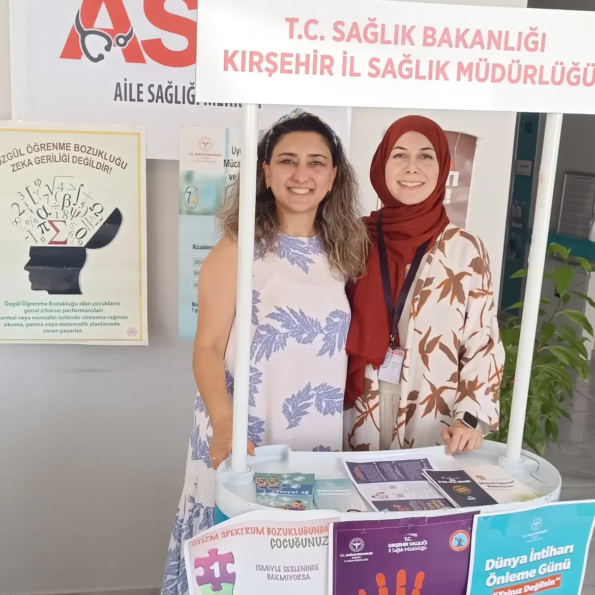 Merkez Shm De Görev Yapan Çocuk Gelişimci Rabia Koçyi̇ği̇t Özcan, Sosyal Çalışmacı Büşra Demi̇ryü (2)
