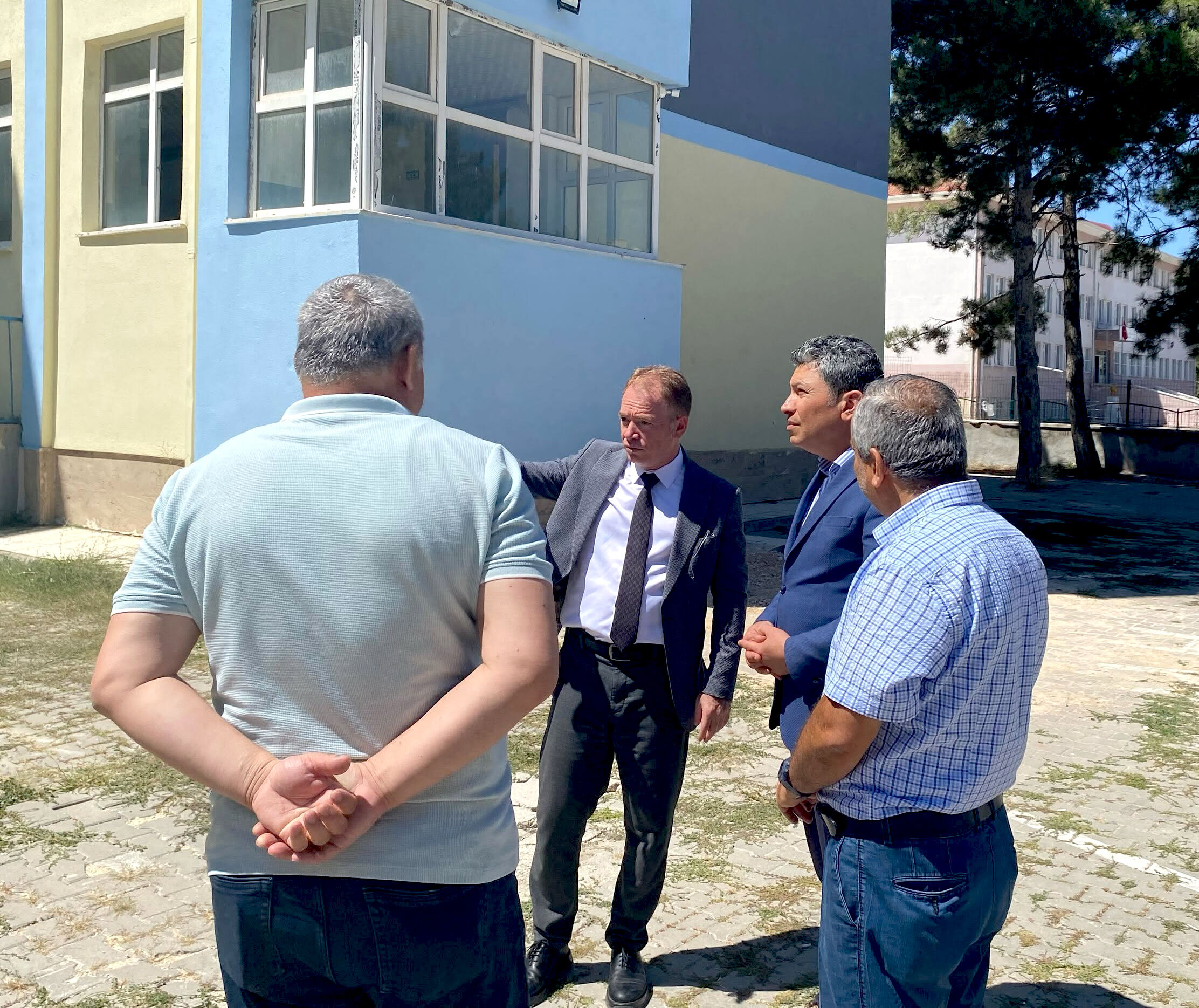 Mucur’da Fatih Ortaokulu’nun Taşınma Işlemleri Yerinde Incelendi (2)