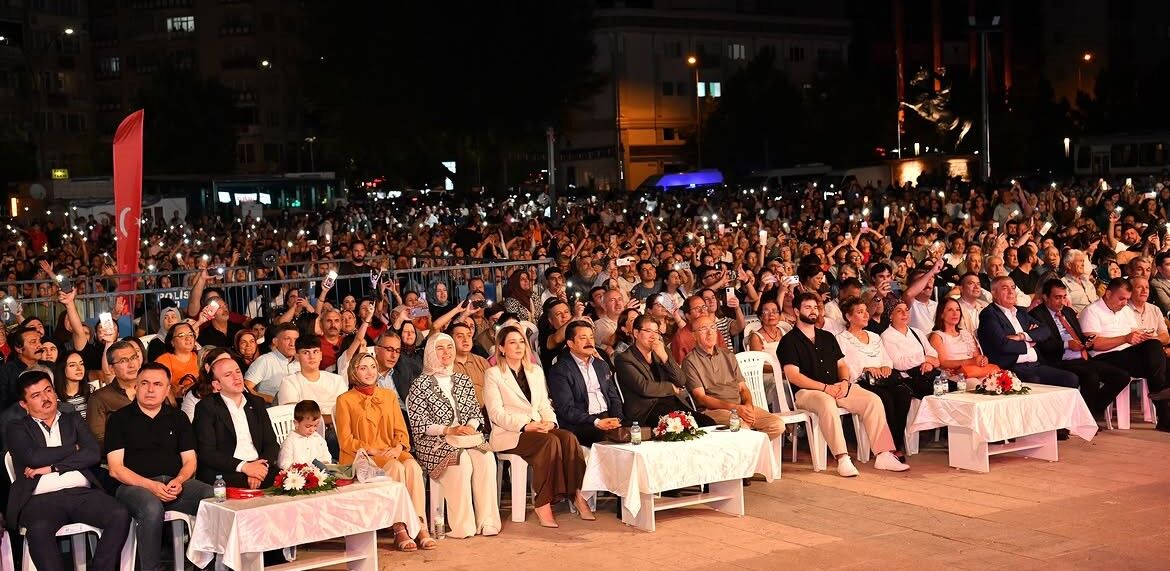 Neşet Ertaş Kültür Ve Müzik Festivali'nin Ikinci Gününde Türkü Dolu Gece (3)