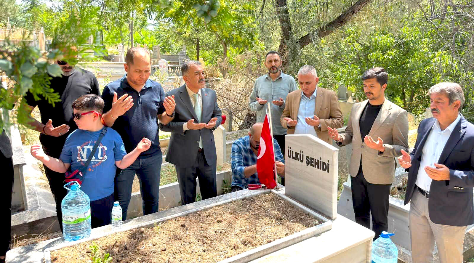 Şehit Nizamettin Erdoğan Şehadet Yıl Dönümünde Kabri Başında Anıldı (2)
