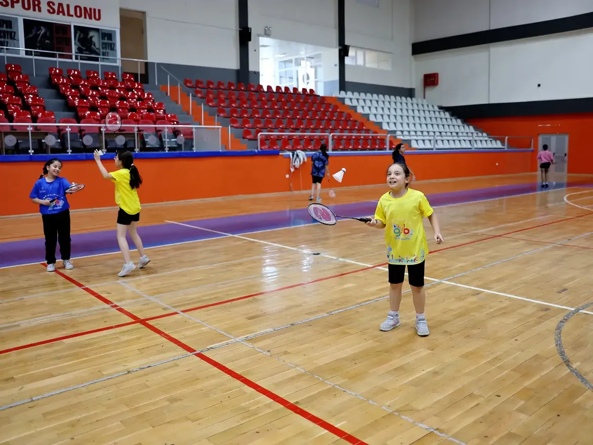 🏸🔥 Sporun Başkenti̇ Kirşehi̇r’de Raket Sesleri̇ Yükseli̇yor! 🔥🏸Kırşehir Spor Salonu Bugün Buram (6)