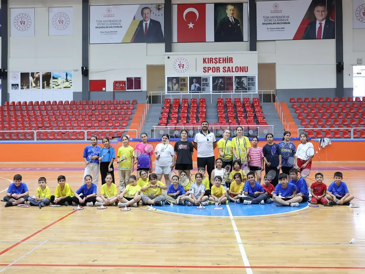 🏸🔥 Sporun Başkenti̇ Kirşehi̇r’de Raket Sesleri̇ Yükseli̇yor! 🔥🏸Kırşehir Spor Salonu Bugün Buram (7)