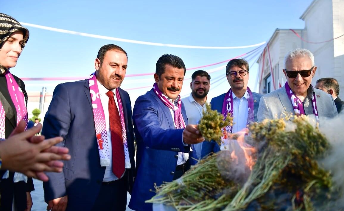 Vali Demiryürek Çiçekdağı'nda Temel Attı, Müze Açtı, Festival Coşkusuna Ortak Oldu (4)