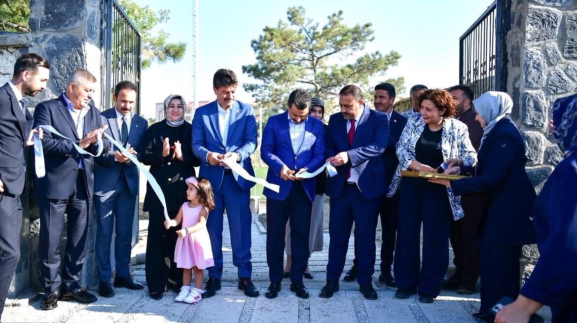Vali Demiryürek Çiçekdağı'nda Temel Attı, Müze Açtı, Festival Coşkusuna Ortak Oldu (9)