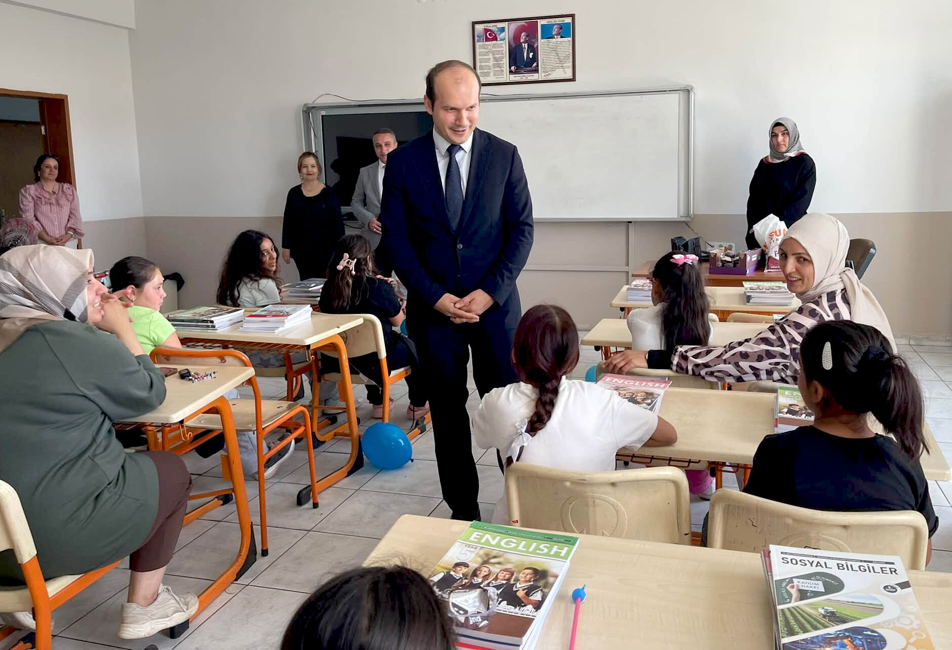 1. Ve 5. Sınıf Öğrencilerine Kaymakam Sürprizi (4)