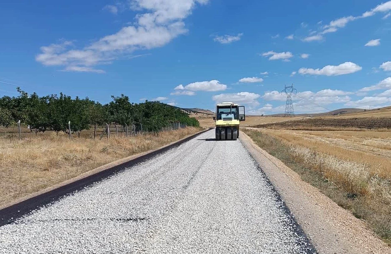 3 Kilometrelik Köy Yolu Tamamlandı! Vatandaşların Hizmetine Açıldı (1)