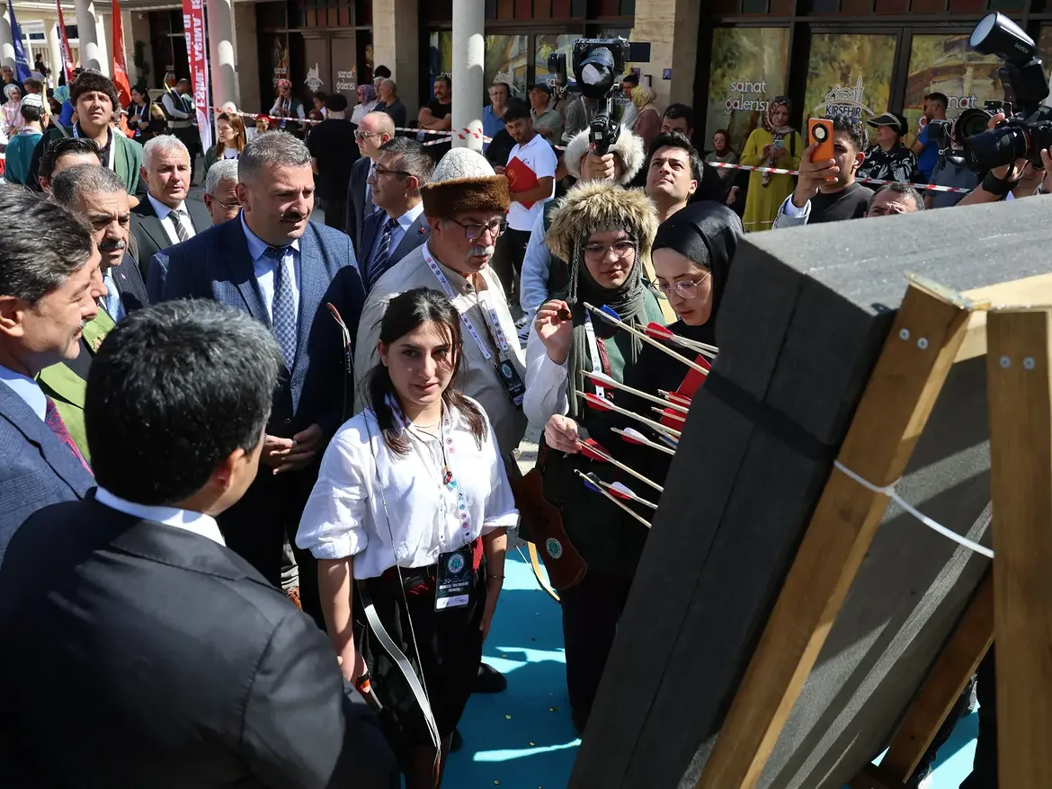 39. Ahilik Haftasında Geleneksel Sporlarımızın Coşkusu! 🏹✨Sabır, Dikkat Ve Yüksek Beceriyi Ay (1)