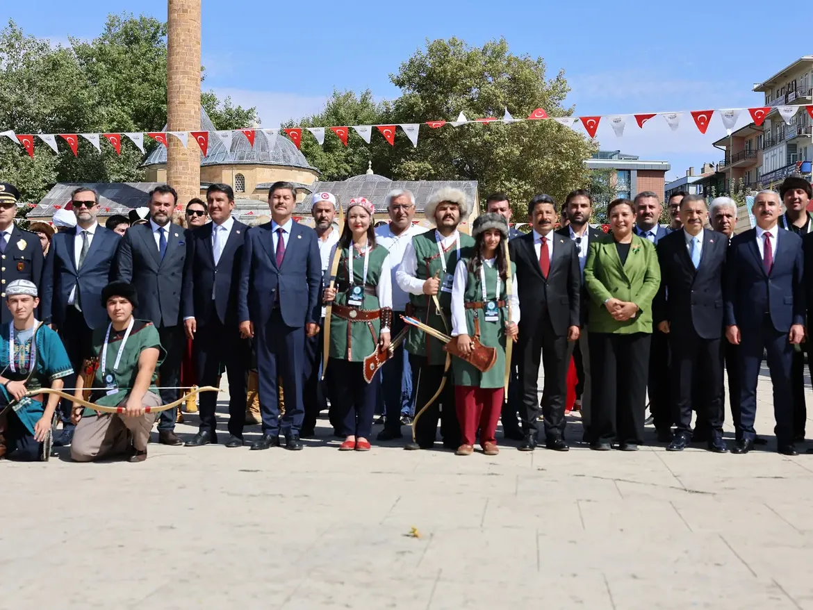 39. Ahilik Haftasında Geleneksel Sporlarımızın Coşkusu! 🏹✨Sabır, Dikkat Ve Yüksek Beceriyi Ay (3)