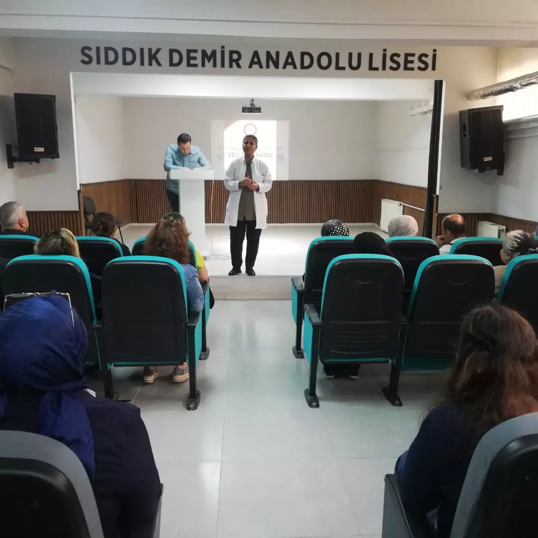 9.Sınıf Velilerimize Yönelik Gerçekleştirdiğimiz Bilgilendirme Toplantısında Okul Kuralları, Öğ (4)