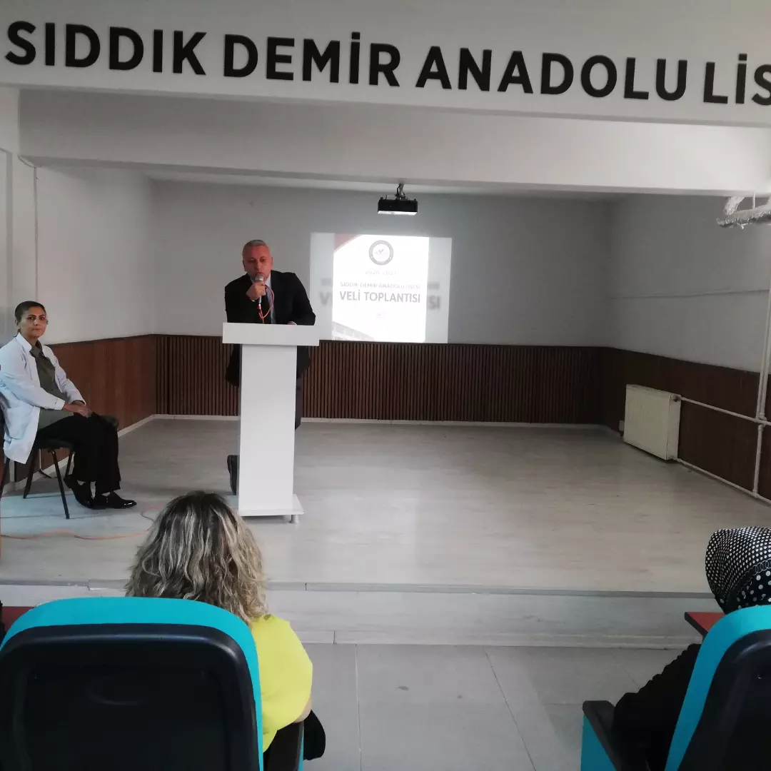 9.Sınıf Velilerimize Yönelik Gerçekleştirdiğimiz Bilgilendirme Toplantısında Okul Kuralları, Öğ
