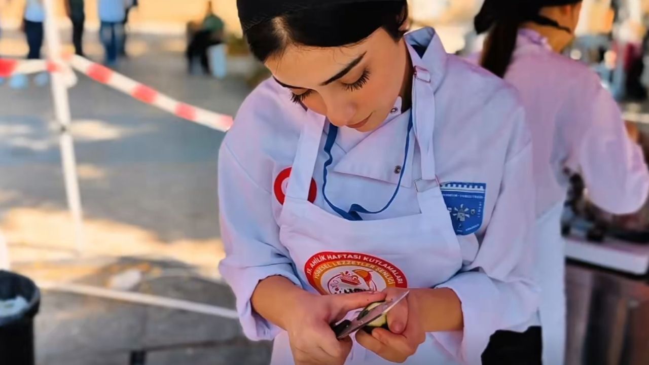 Bakan Tekin Kırşehir’deki Öğrencileri Ve Öğretmenleri Unutmadı 1